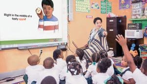 teacher in mobile alabama uses classroom advantage in group instruction
