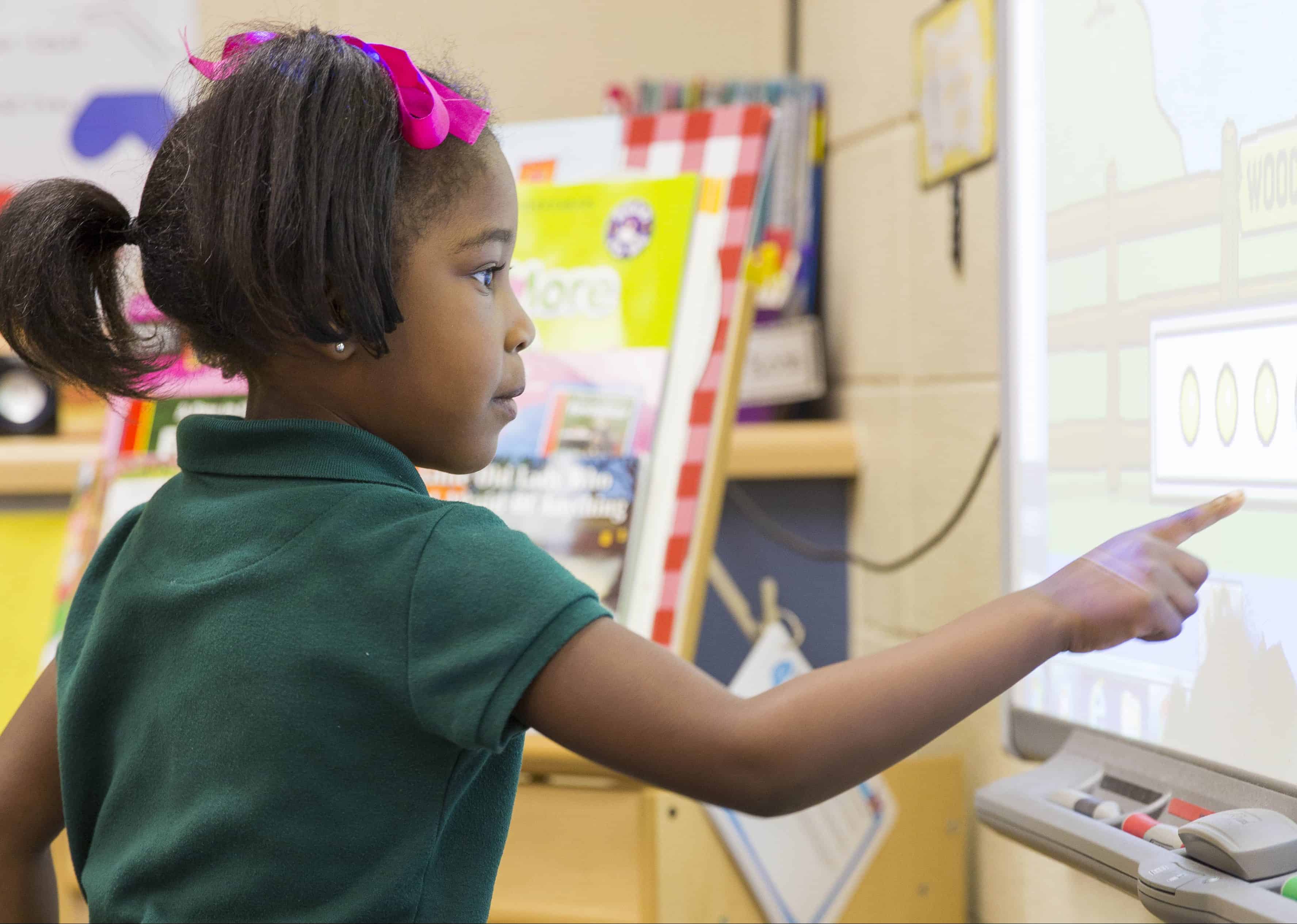 girl using classroom advantage